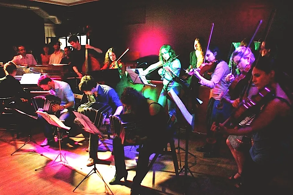 An orquesta típica course, photograph by Philippe Gauthier